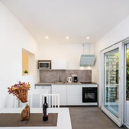 Sunset Family House In On The *