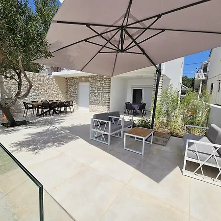 Apartment Sunset Family House In On The Bibinje