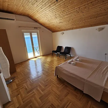 Sunset Family House In On The *