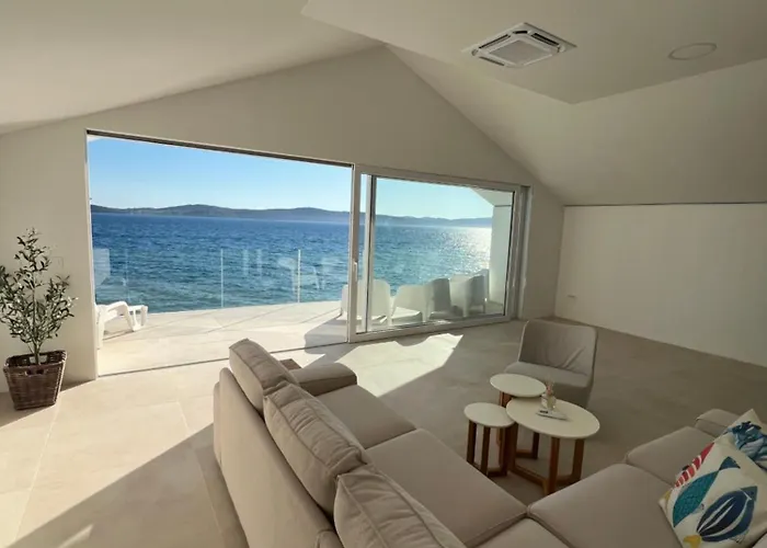 Sunset Family House In On The *