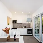 Sunset Family House In On The *