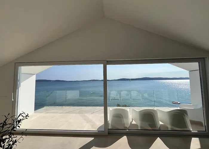 Sunset Family House In On The 아파트